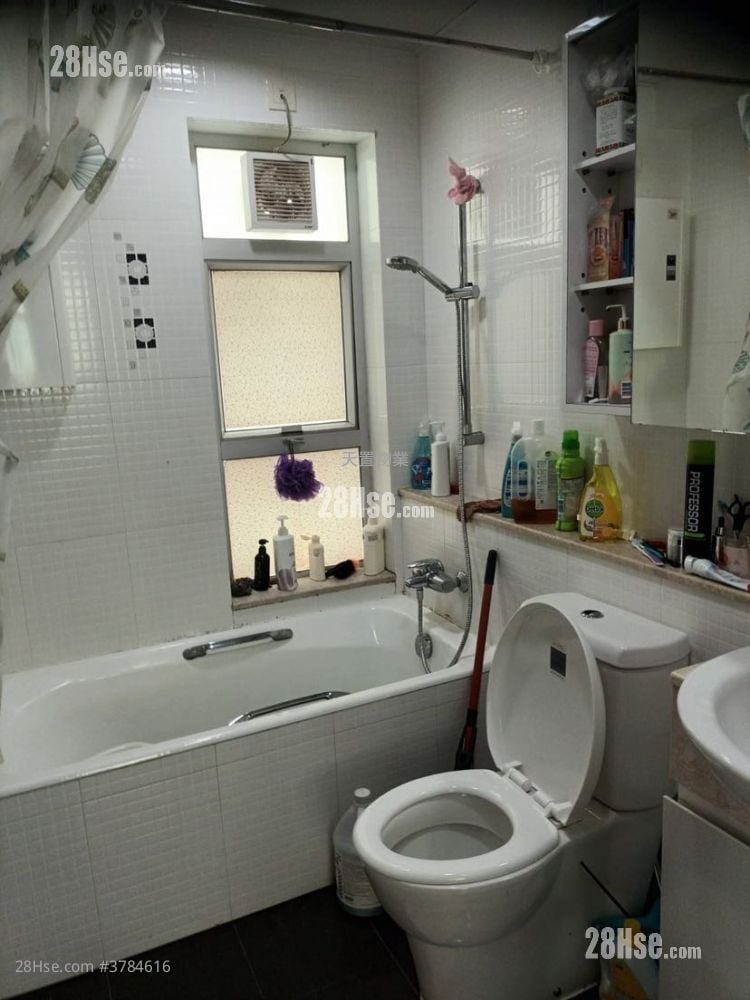 村屋 售盘 3 房 , 1 浴室 700 平方尺