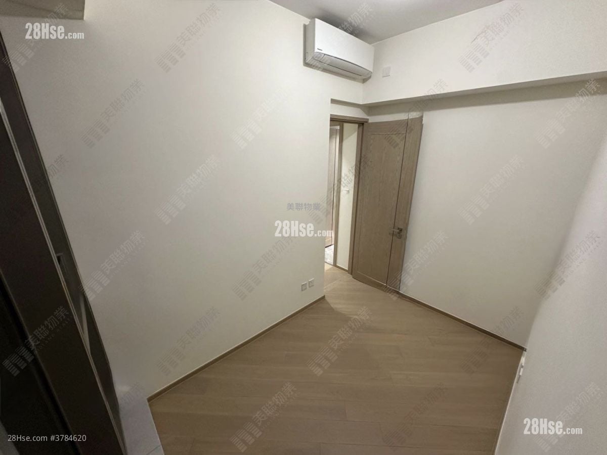 Villa Garda Ii Sell 2 Bedrooms 463 ft²