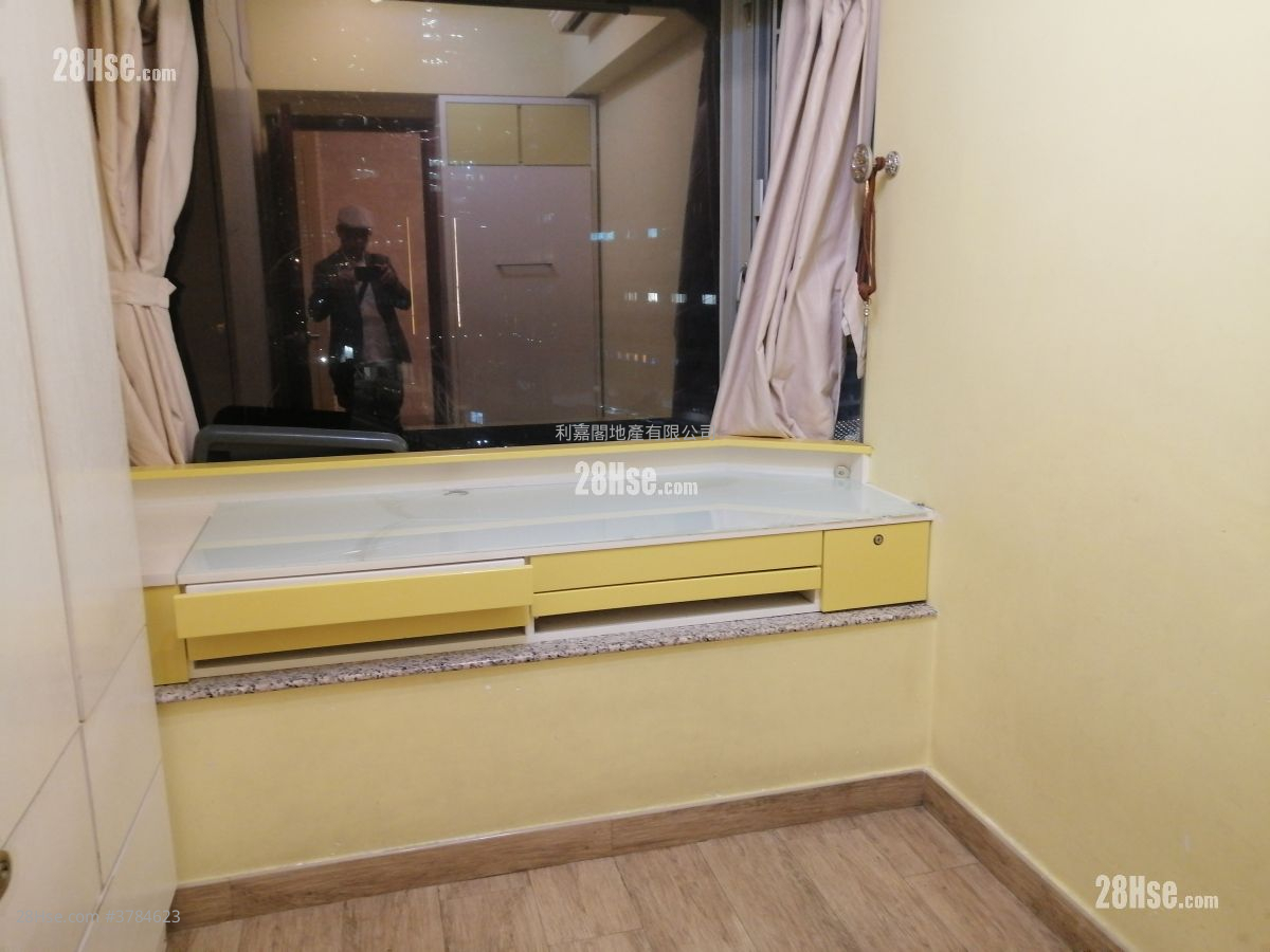 The Pacifica Sell 2 Bedrooms , 1 Bathroom 447 ft²