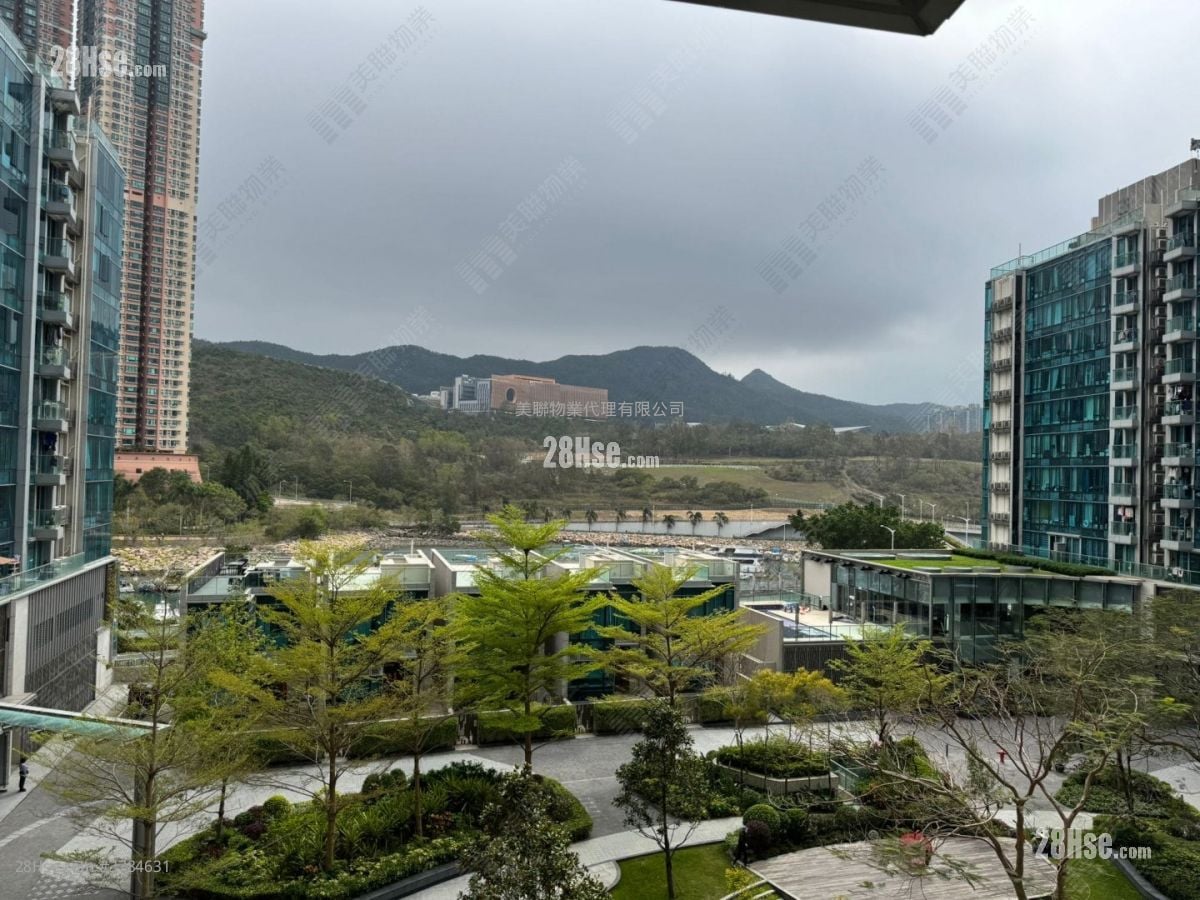 Savannah Sell 3 Bedrooms , 2 Bathrooms 748 ft²