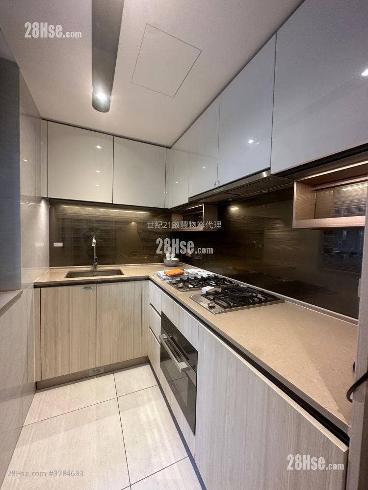 K. Summit Sell 4 Bedrooms , 3 Bathrooms 766 ft²