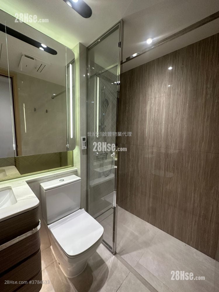 K. Summit Sell 4 Bedrooms , 3 Bathrooms 766 ft²