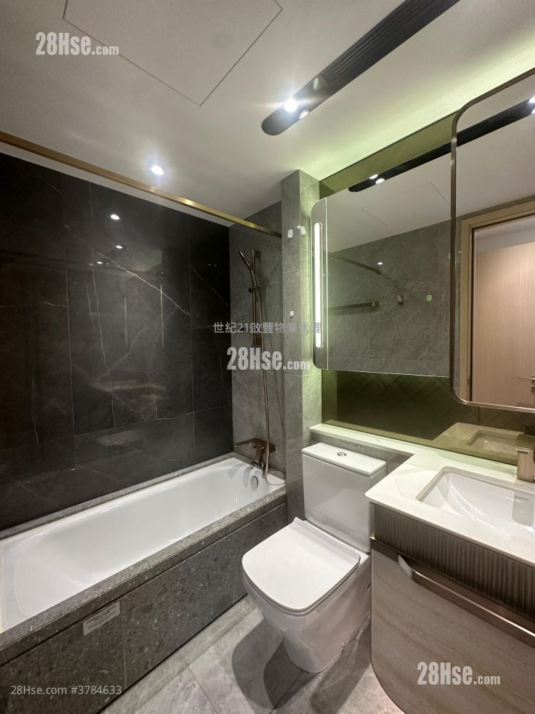 K. Summit Sell 4 Bedrooms , 3 Bathrooms 766 ft²