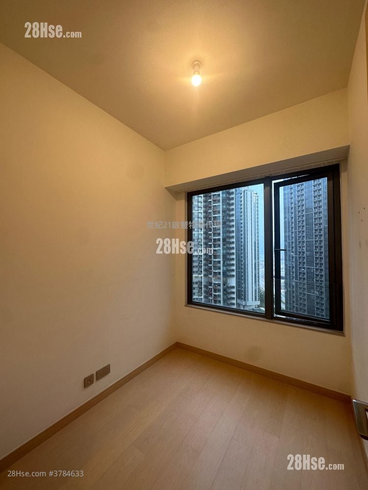 K. Summit Sell 4 Bedrooms , 3 Bathrooms 766 ft²