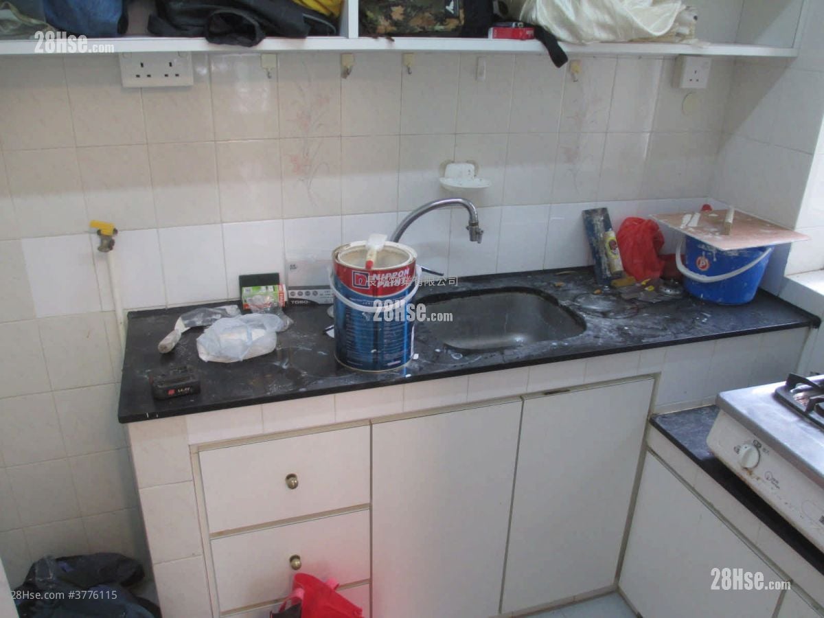 Nan Fung Sun Chuen Sell 2 Bedrooms , 1 Bathroom 391 ft²