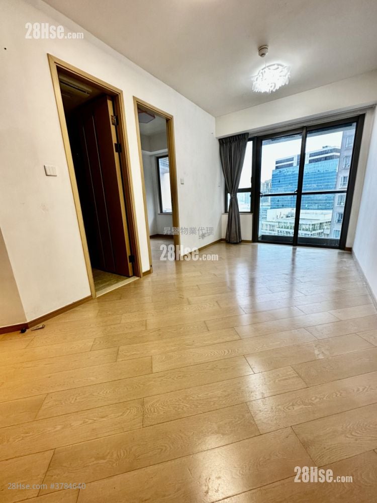 Upper East Sell 1 Bedroom 322 ft²