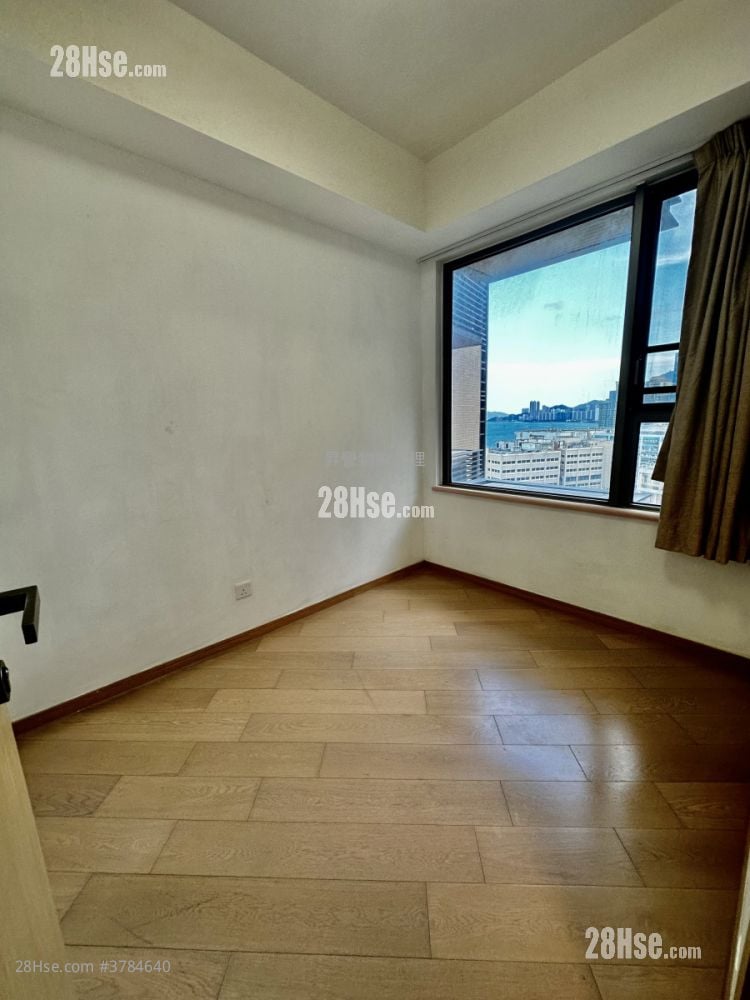 Upper East Sell 1 Bedroom 322 ft²