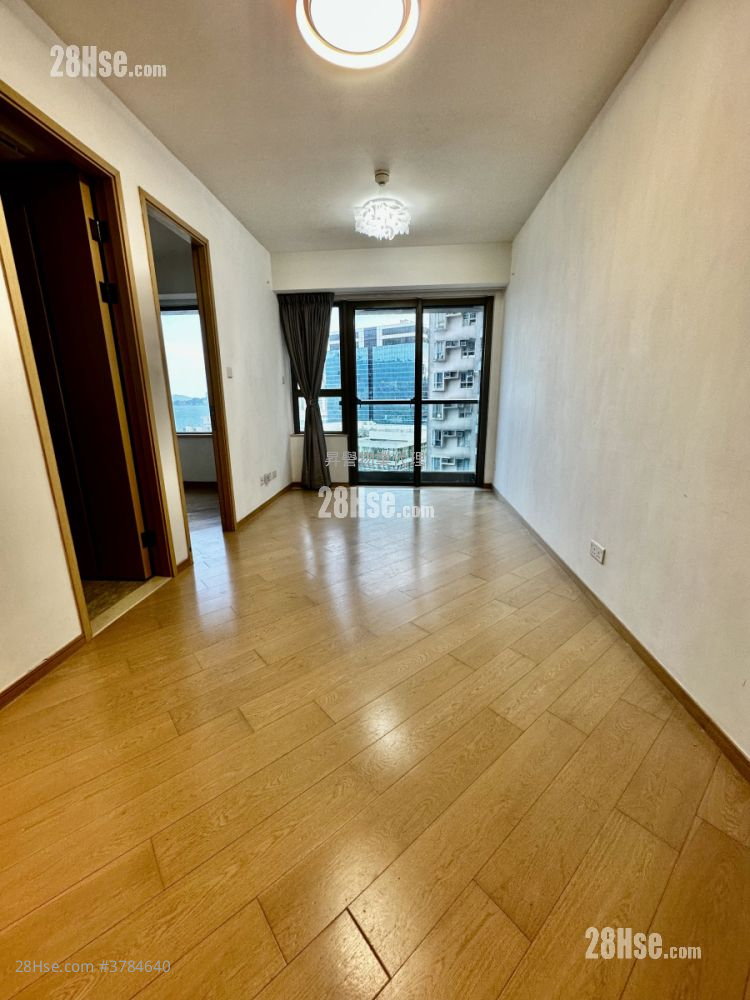 Upper East Sell 1 Bedroom 322 ft²