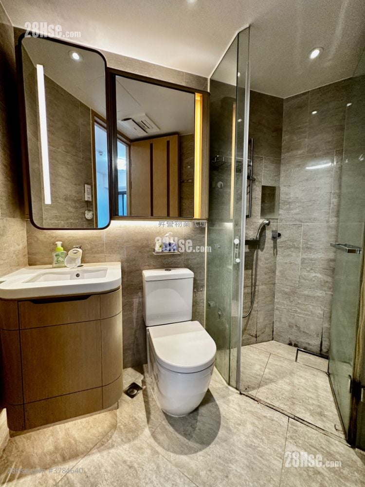 Upper East Sell 1 Bedroom 322 ft²