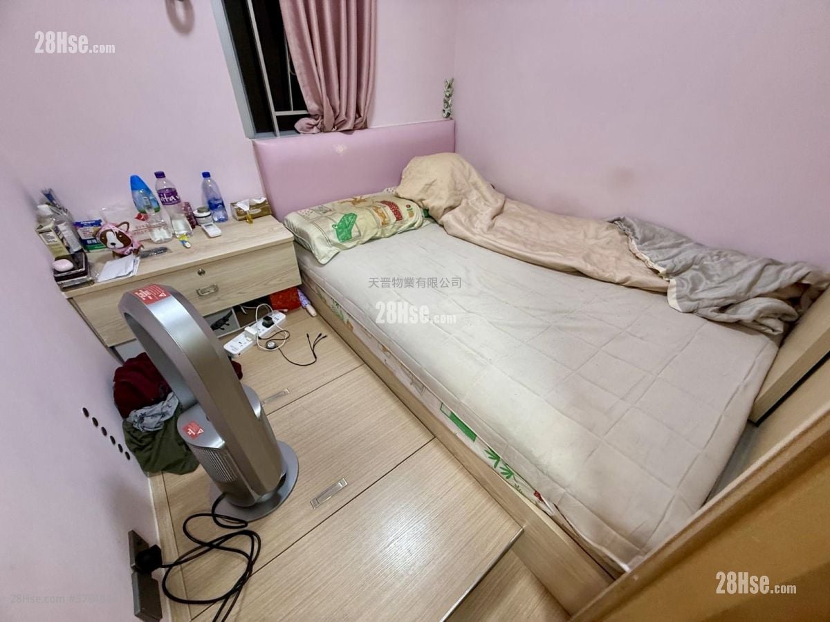 Honour Court Sell 2 Bedrooms , 1 Bathroom 318 ft²