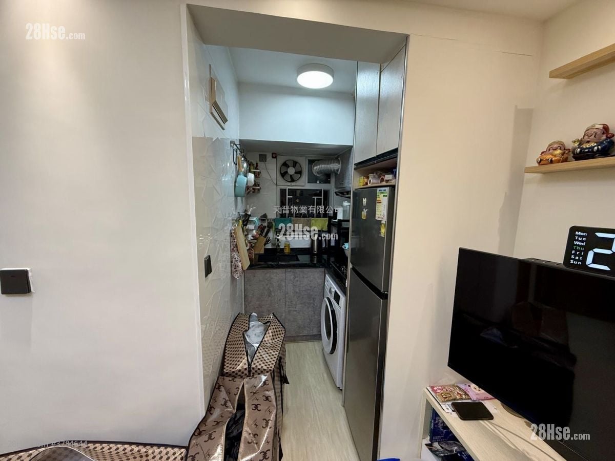 Honour Court Sell 2 Bedrooms , 1 Bathroom 318 ft²