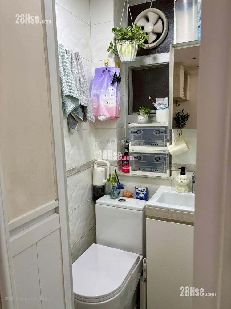 Tsuen Wan Centre Sell 377 ft²