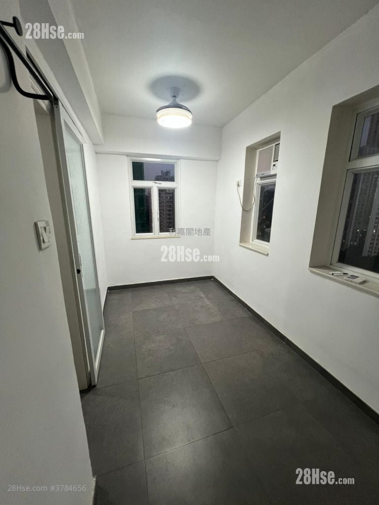 东威阁 租盘 1 浴室 285 平方尺