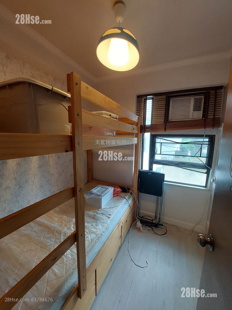 Hung Hom Gardens Sell 3 Bedrooms , 1 Bathroom 480 ft²