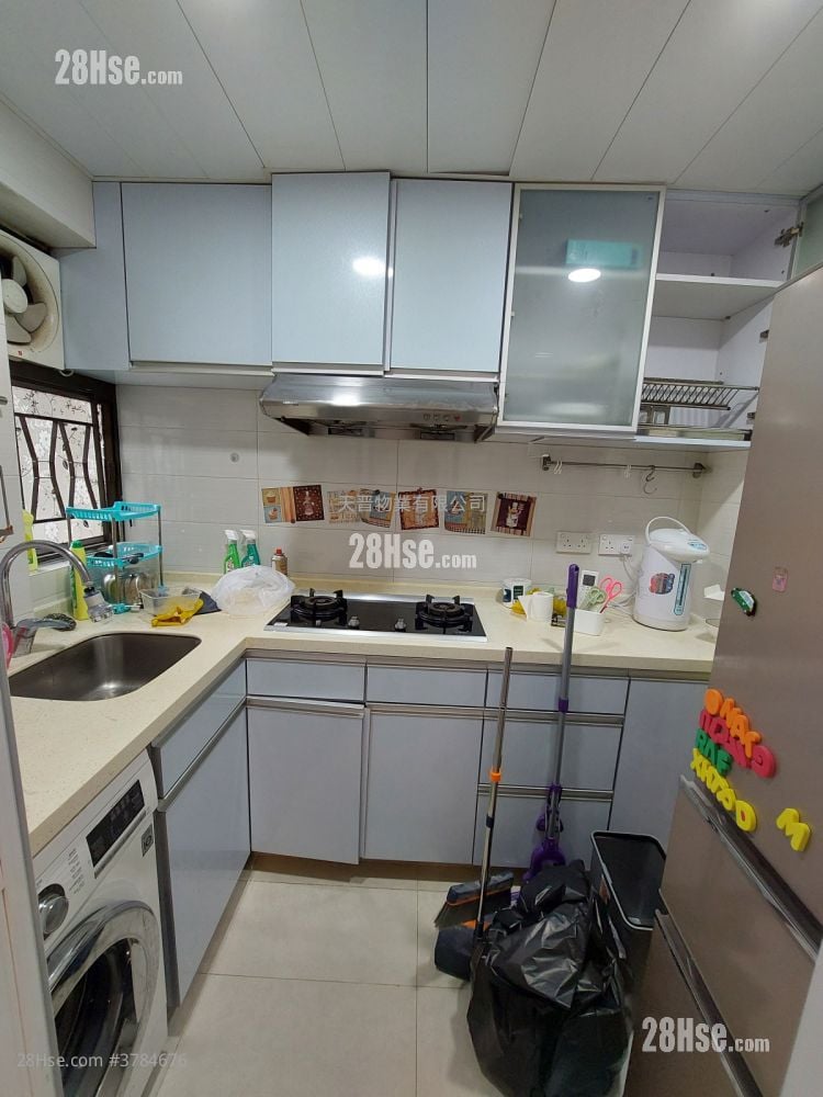 Hung Hom Gardens Sell 3 Bedrooms , 1 Bathroom 480 ft²