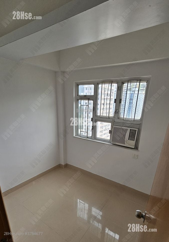 Kwai King Building Sell 2 Bedrooms , 1 Bathroom 369 ft²