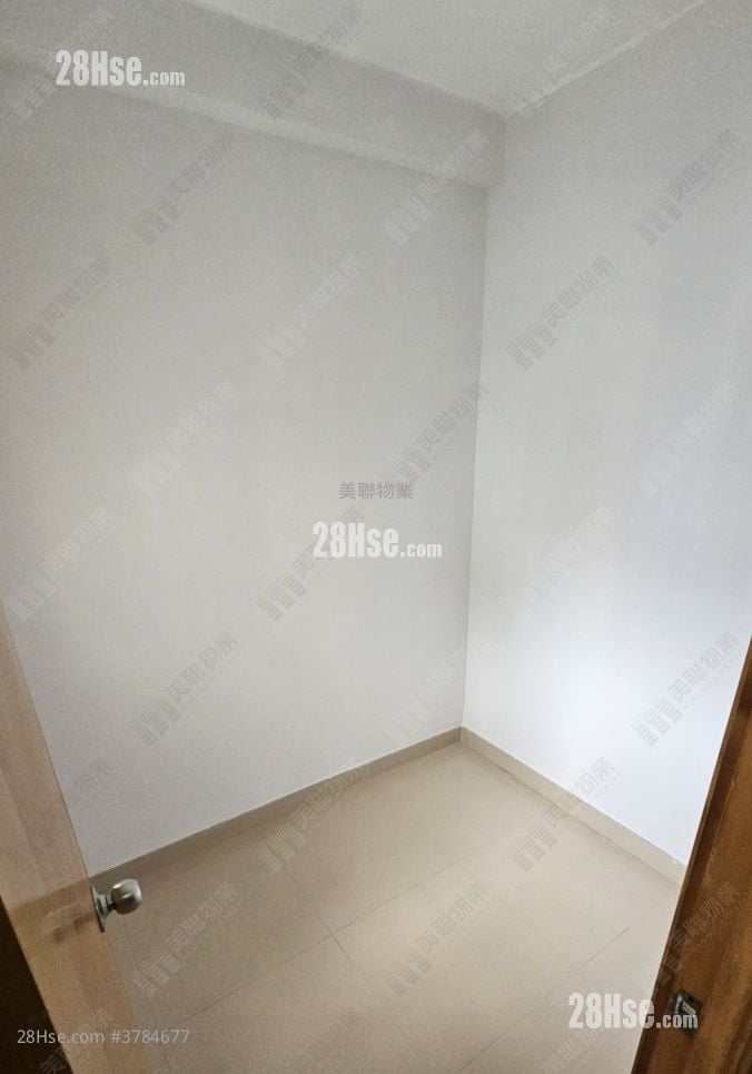 Kwai King Building Sell 2 Bedrooms , 1 Bathroom 369 ft²