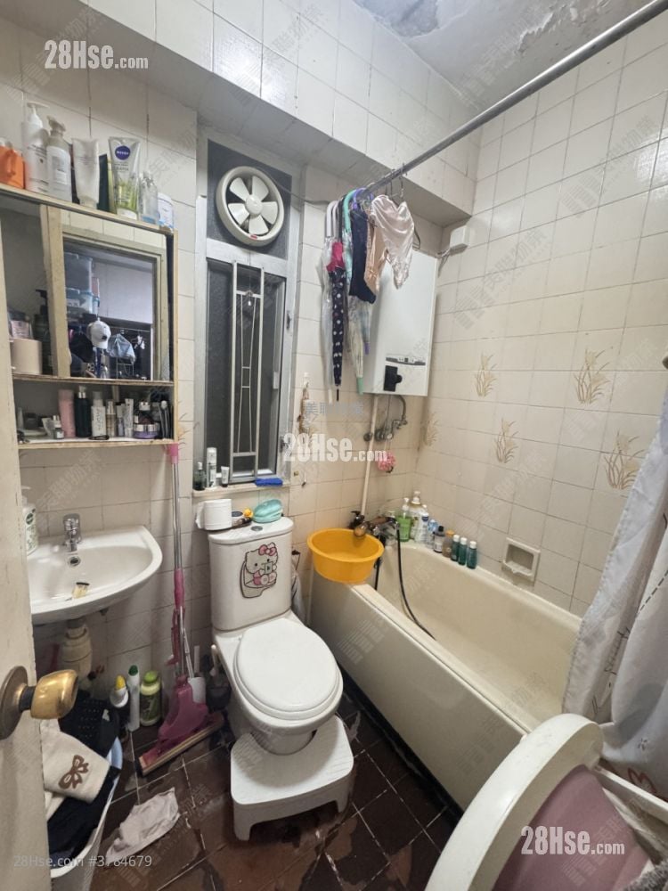 Po Sing Centre Sell 2 Bedrooms , 1 Bathroom 362 ft²