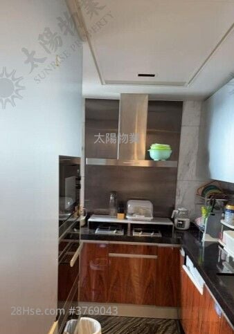 Stars By The Harbour Sell 5+ Bedrooms 2,188 ft²