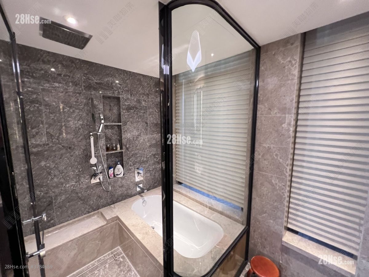 高尔夫御苑 租盘 4 房 , 2 浴室 1,314 平方尺