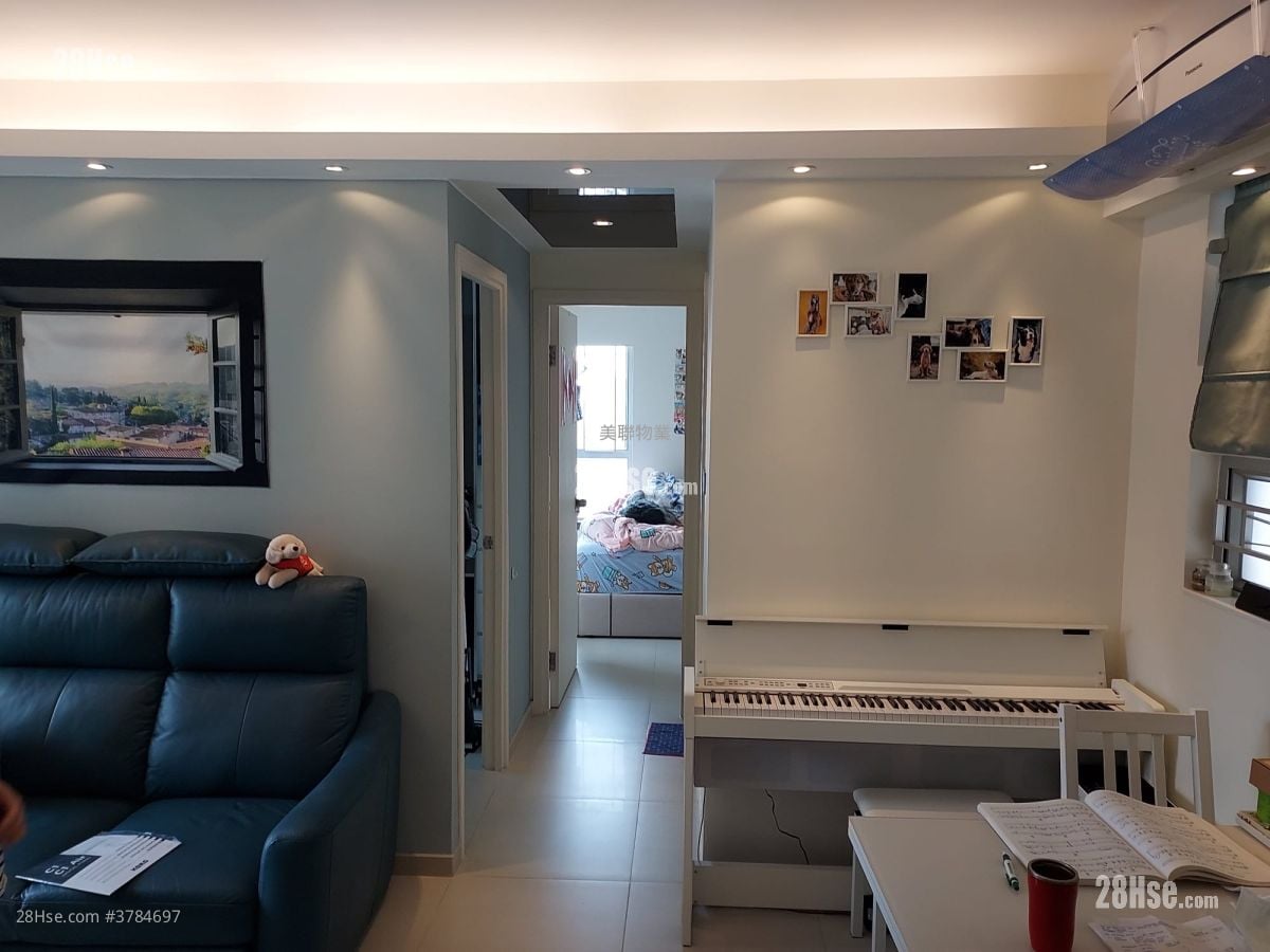 Metro Harbour View Sell 2 Bedrooms 386 ft²