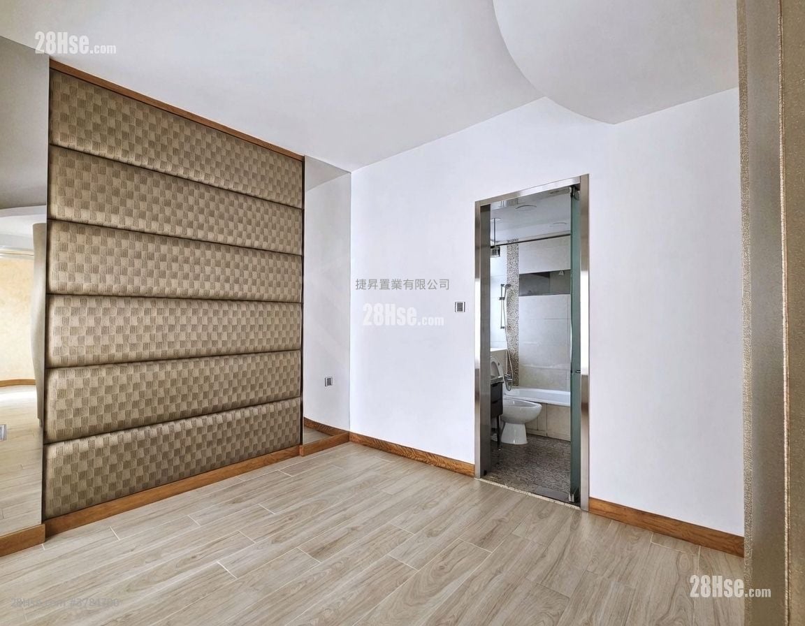 The Metropolis Residence Sell 2 Bedrooms , 1 Bathroom 473 ft²