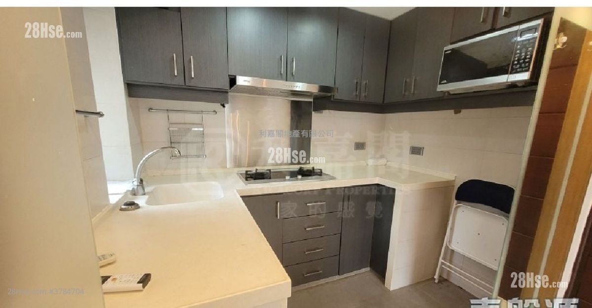Nan Fung Sun Chuen Sell 2 Bedrooms , 1 Bathroom 391 ft²