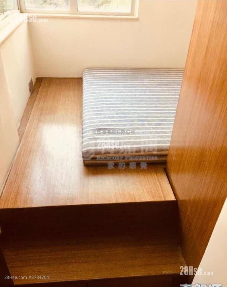 Nan Fung Sun Chuen Sell 2 Bedrooms , 1 Bathroom 391 ft²