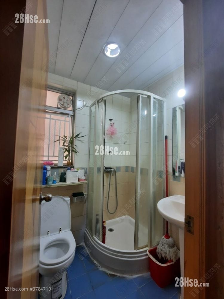 Lei On Court Sell 3 Bedrooms 650 ft²