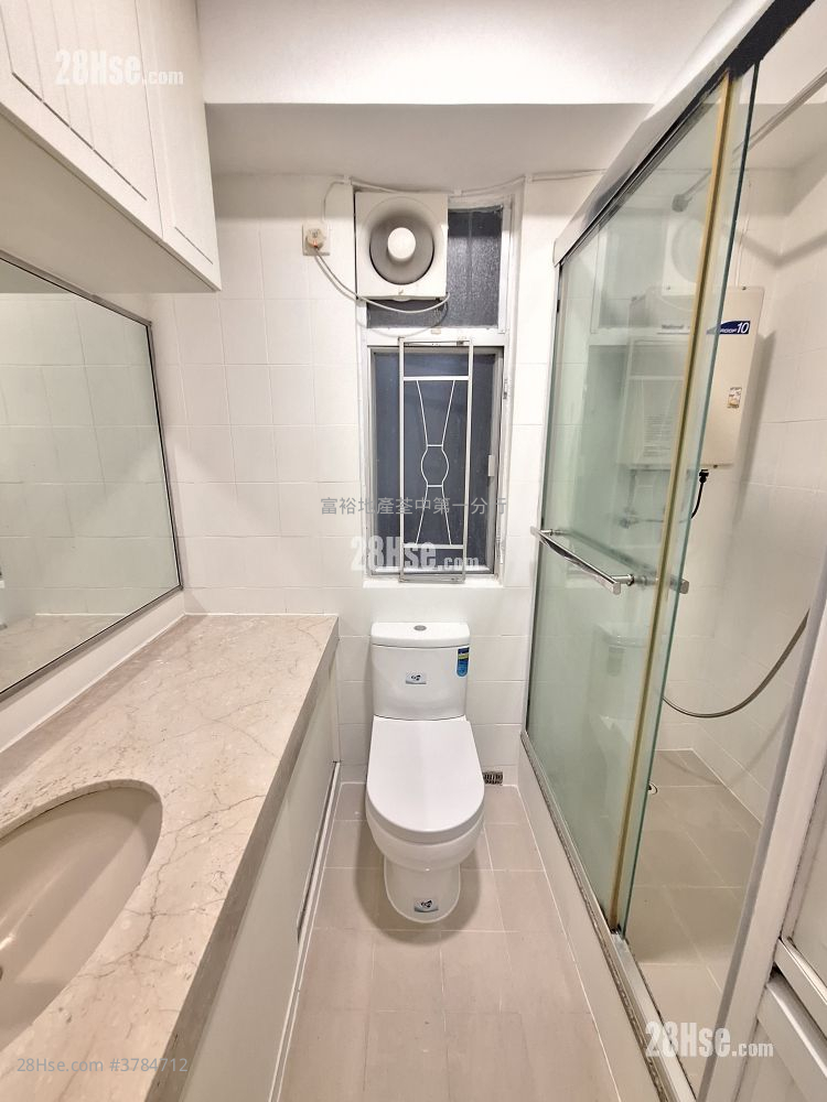 Tsuen King Garden Sell 2 Bedrooms 380 ft²