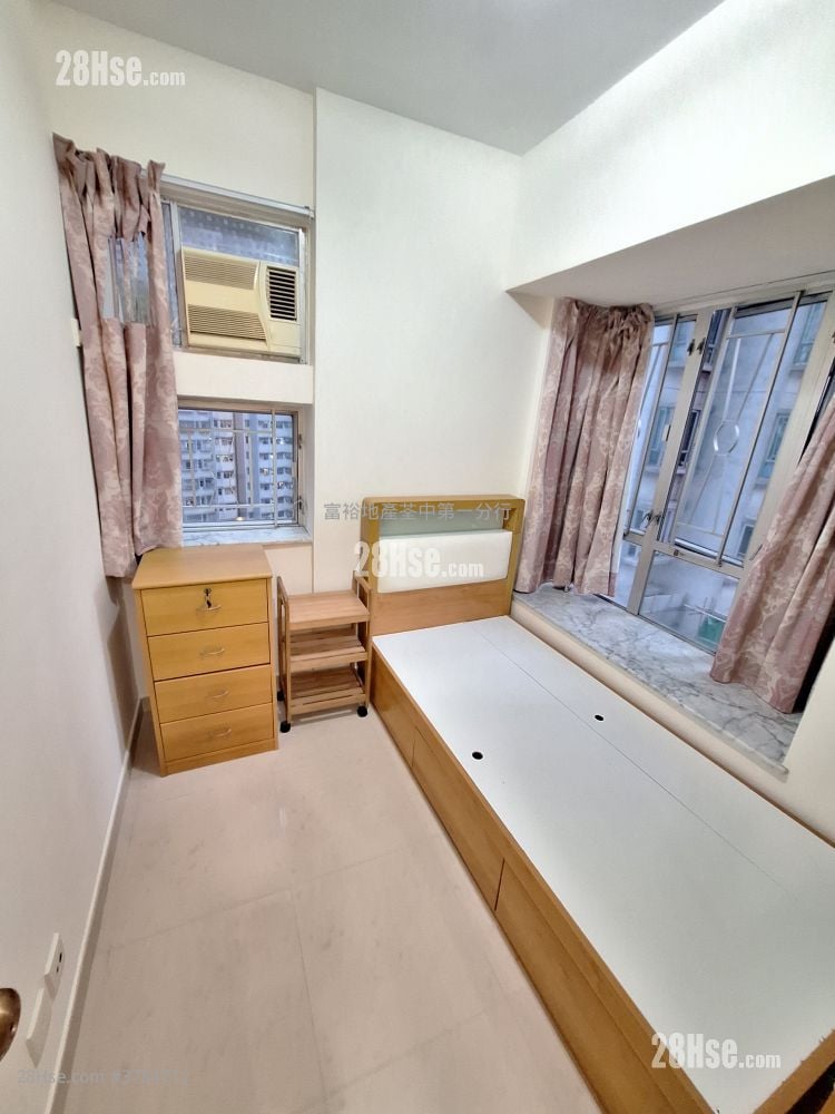 Tsuen King Garden Sell 2 Bedrooms 380 ft²