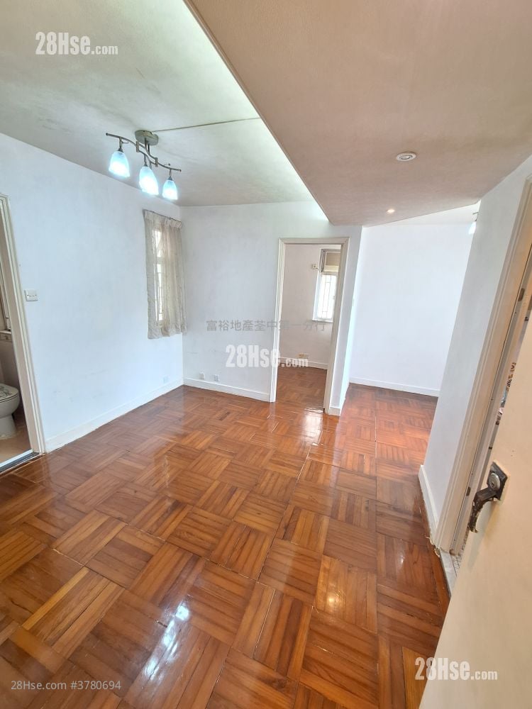 Tsuen Wan Centre Rental 2 Bedrooms , 1 Bathroom 324 ft²