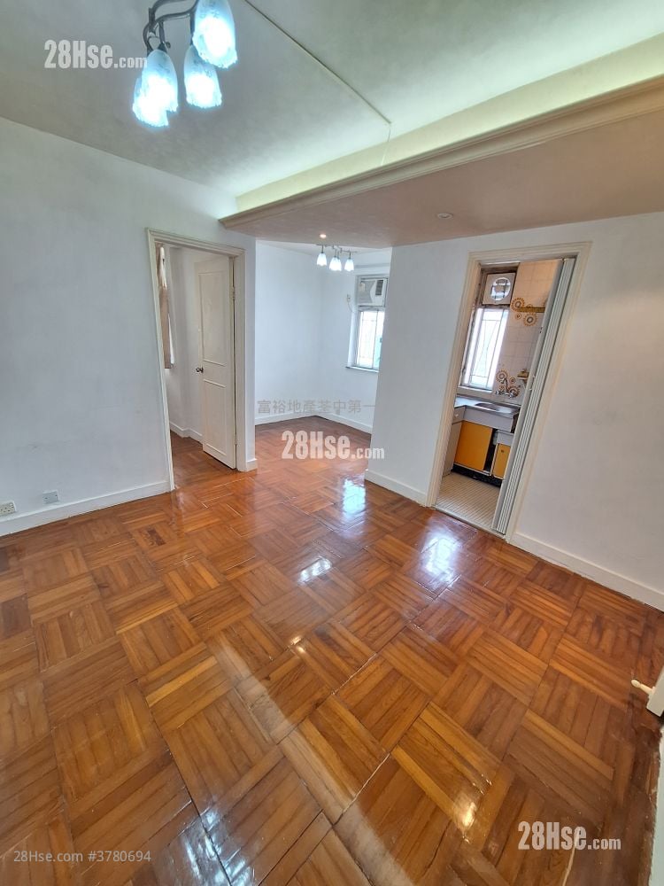 Tsuen Wan Centre Rental 2 Bedrooms , 1 Bathroom 324 ft²