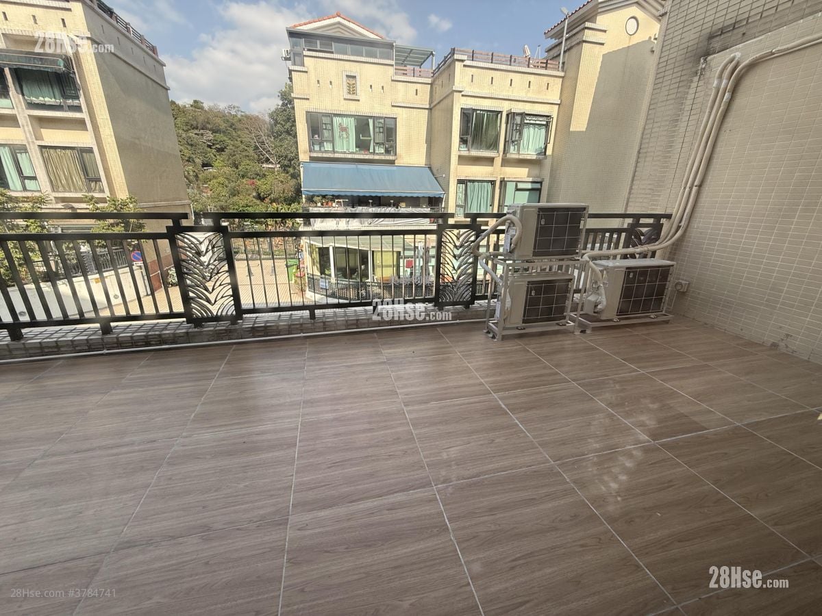 Villa Pinada House Sell 2 Bedrooms , 1 Bathroom 589 ft²