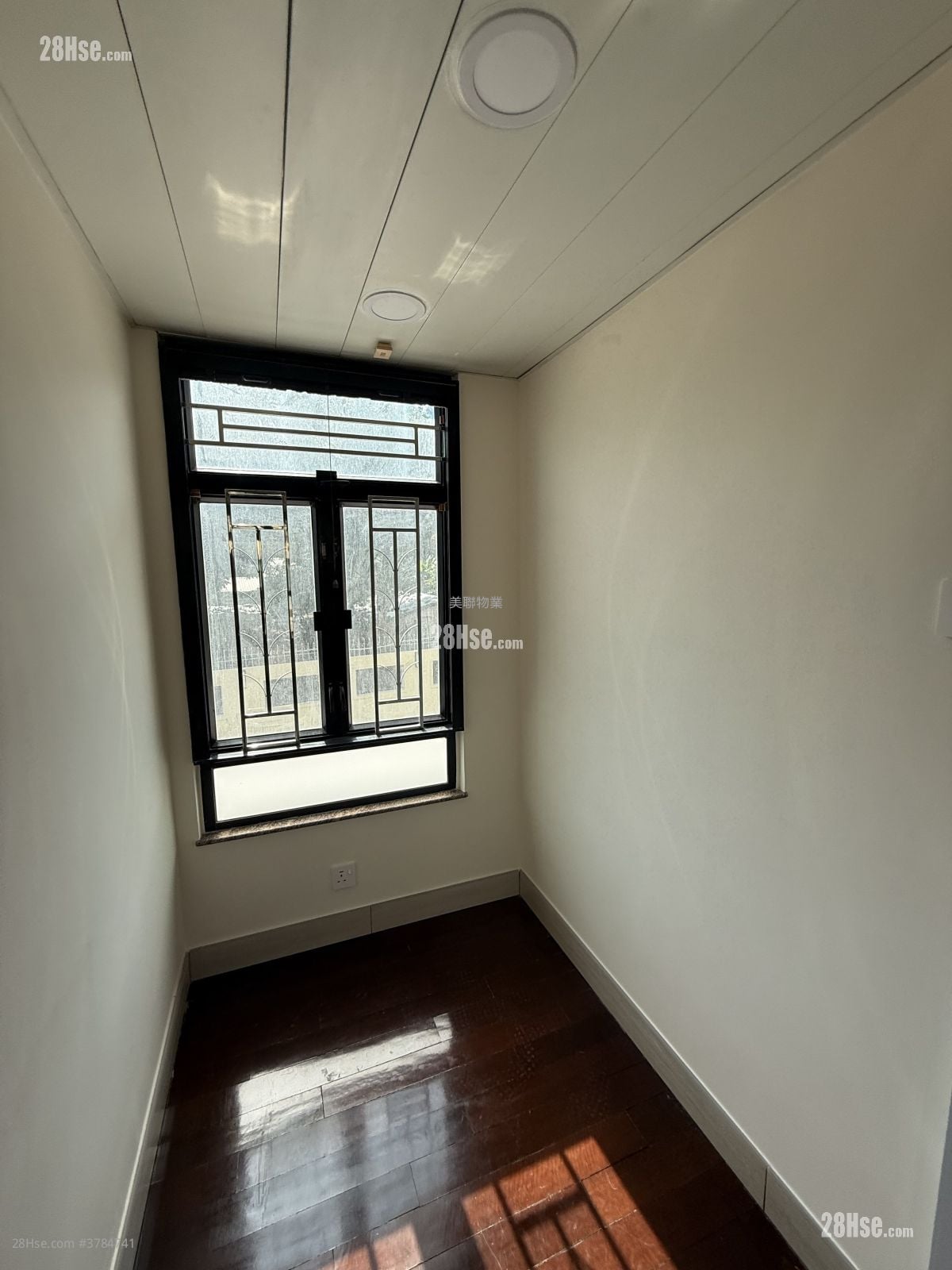 Villa Pinada House Sell 2 Bedrooms , 1 Bathroom 589 ft²