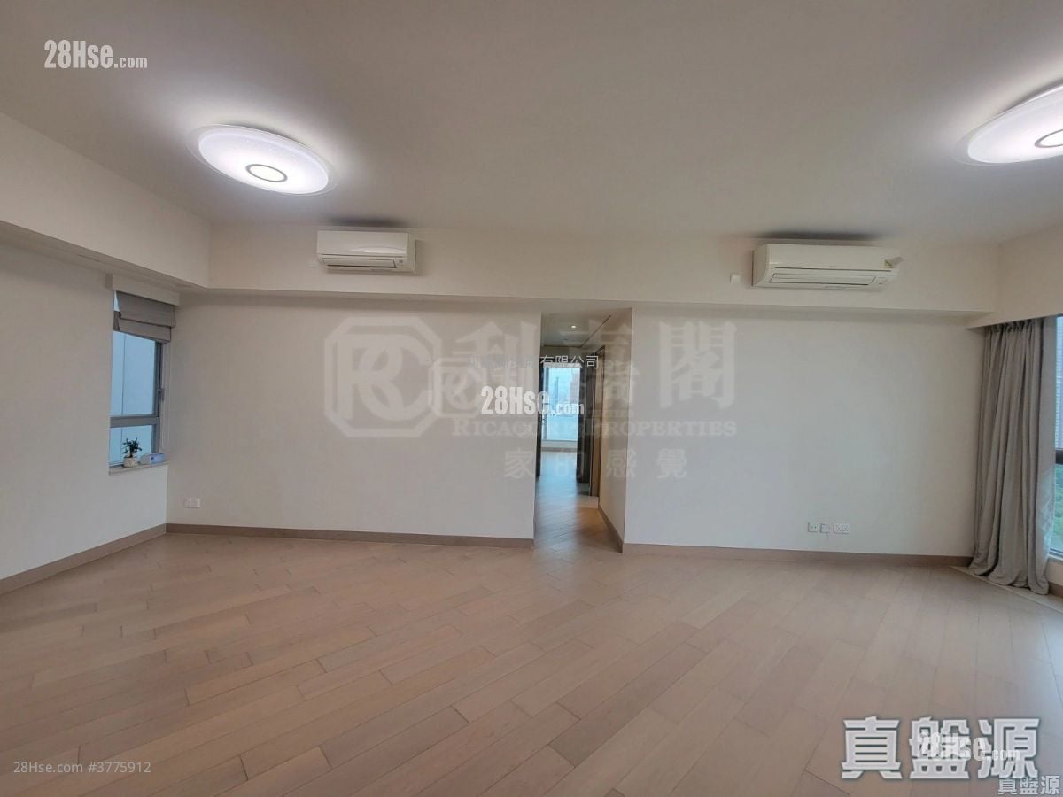 Cullinan West Sell 4 Bedrooms , 2 Bathrooms 1,304 ft²