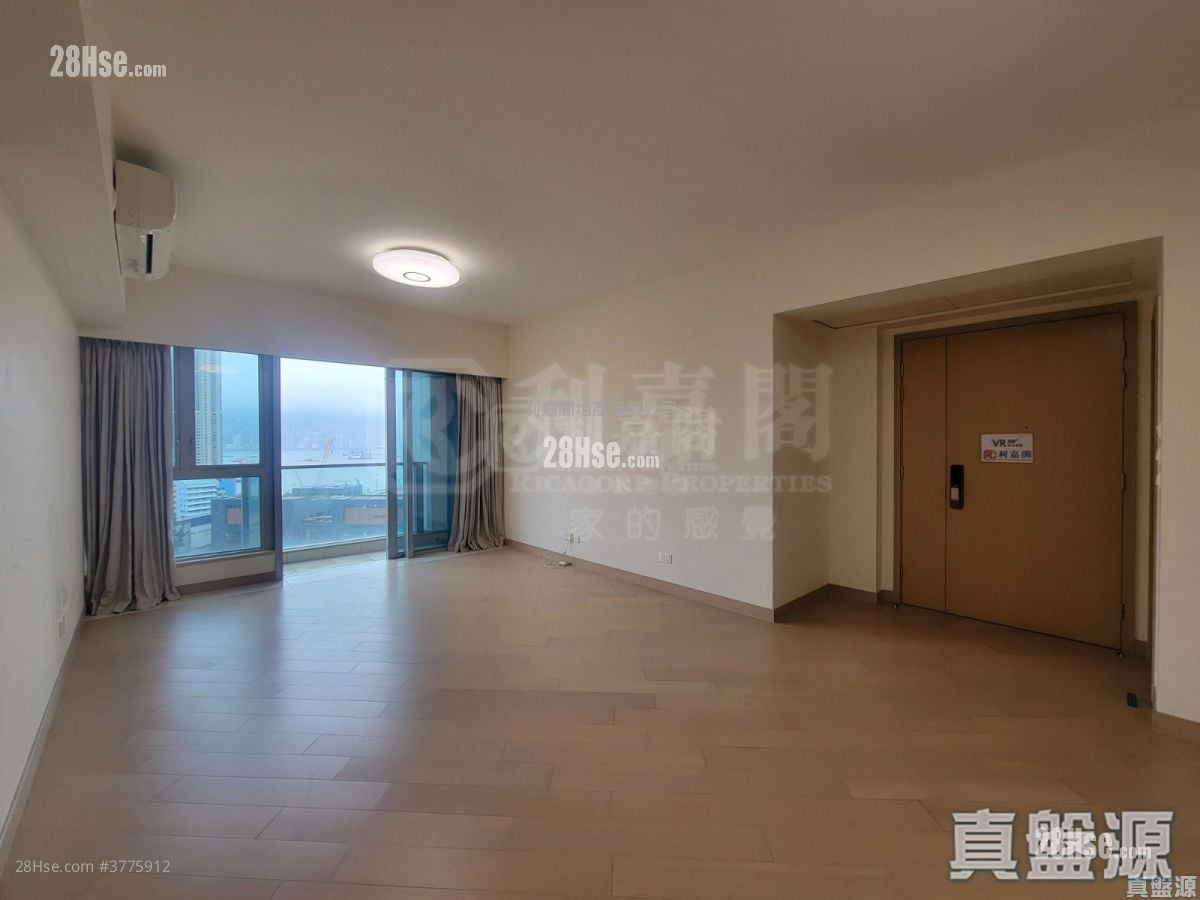 Cullinan West Sell 4 Bedrooms , 2 Bathrooms 1,304 ft²