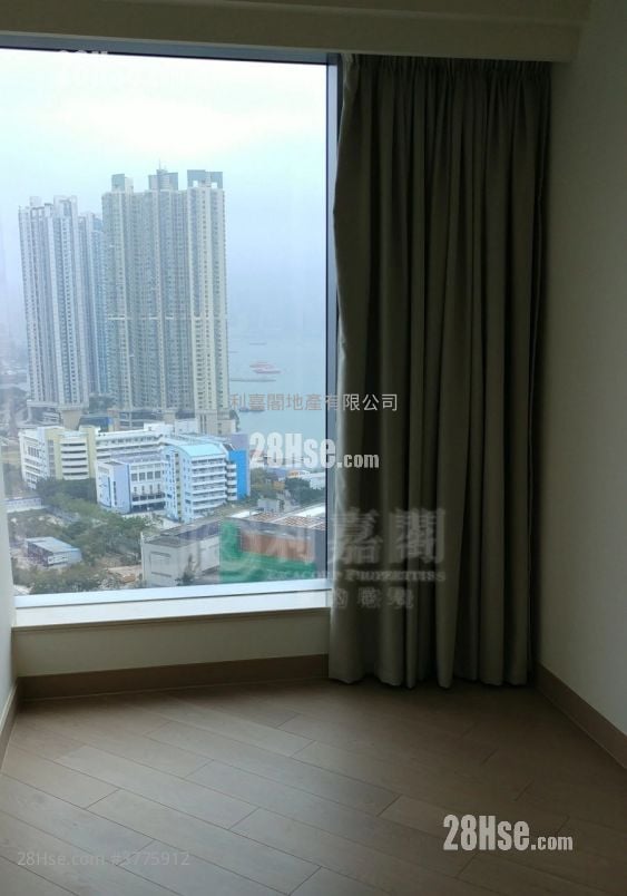 Cullinan West Sell 4 Bedrooms , 2 Bathrooms 1,304 ft²