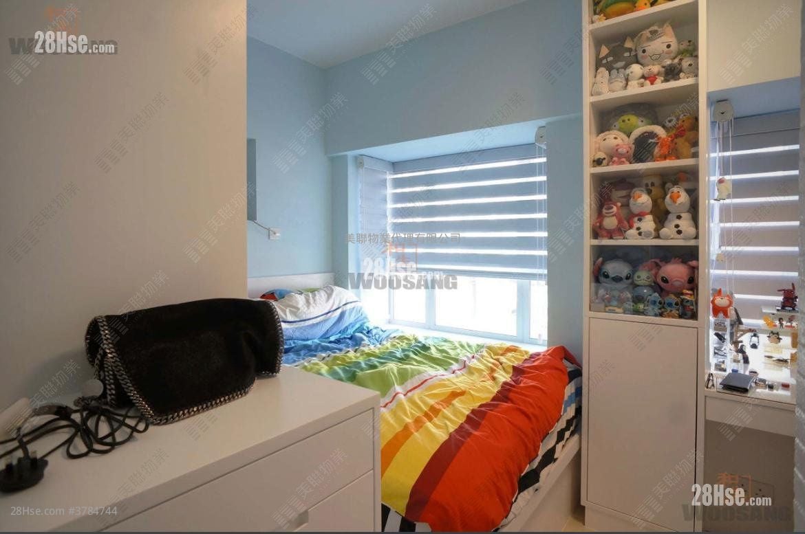 Tuen Mun Town Plaza Sell 2 Bedrooms 351 ft²
