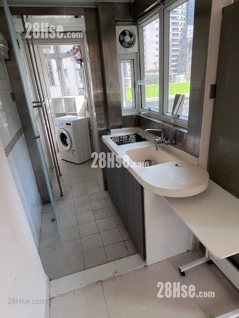 Valiant Court Rental Studio , 1 Bathroom 224 ft²