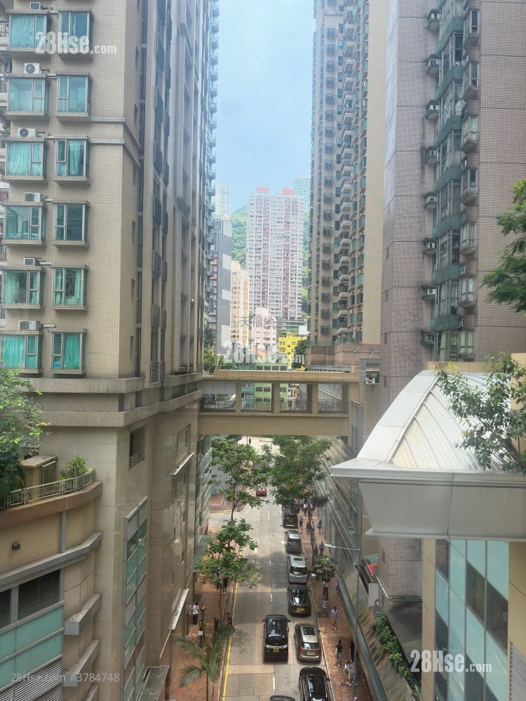 Valiant Court Rental Studio , 1 Bathroom 224 ft²