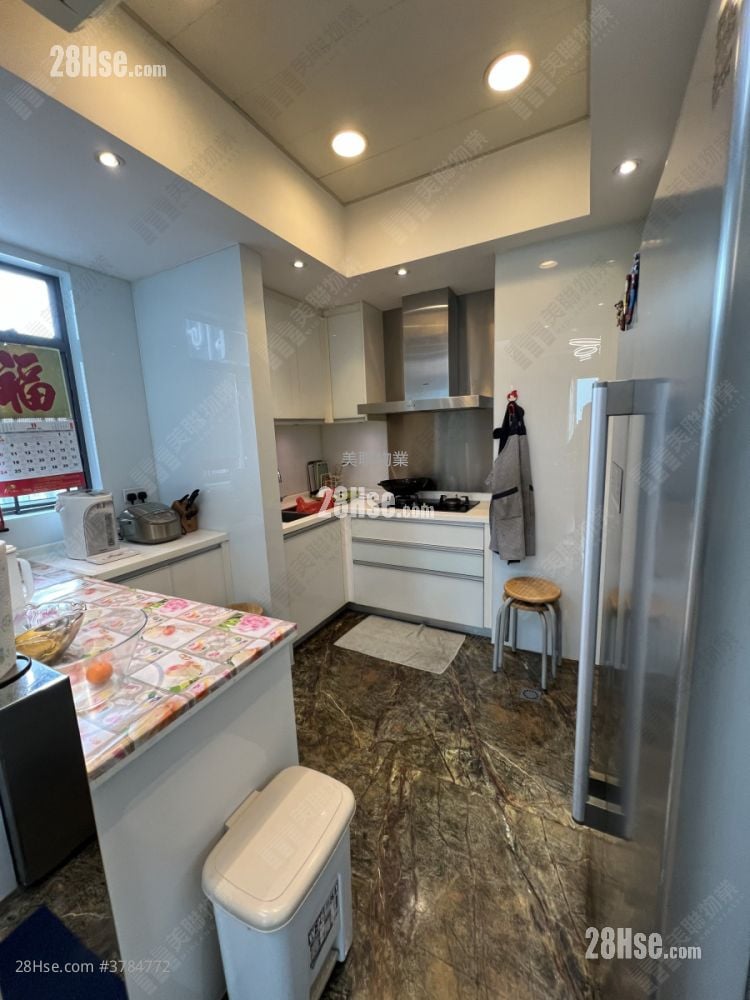 厨房: Yoho Midtown 售盘 4 房 , 3 浴室 1,197 平方尺