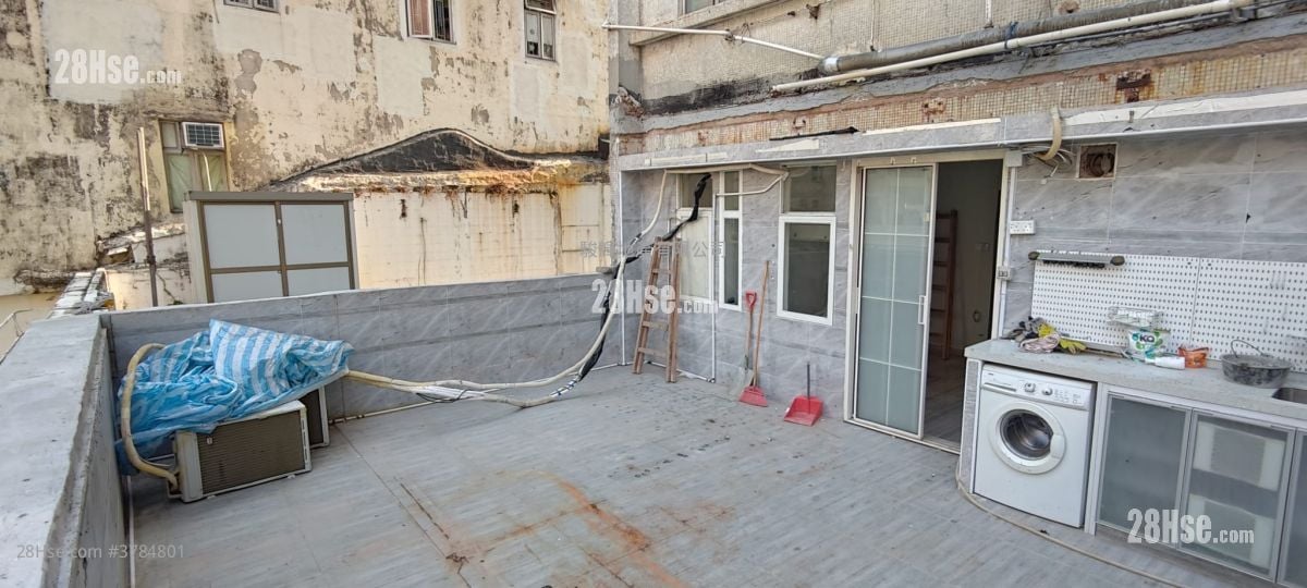 Shui Fung Building Sell 2 Bedrooms , 1 Bathroom 249 ft²