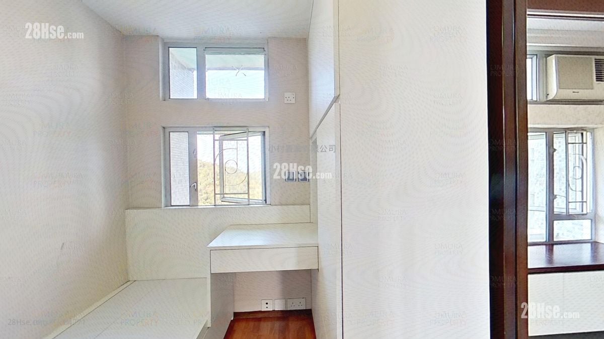 bedroom 3: Ching Wah Court Sell 3 Bedrooms , 1 Bathroom 645 ft²