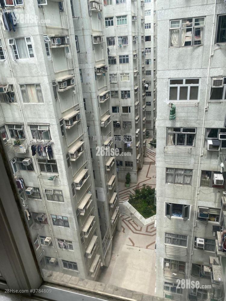 Wyler Garden Sell 2 Bedrooms , 1 Bathroom 335 ft²