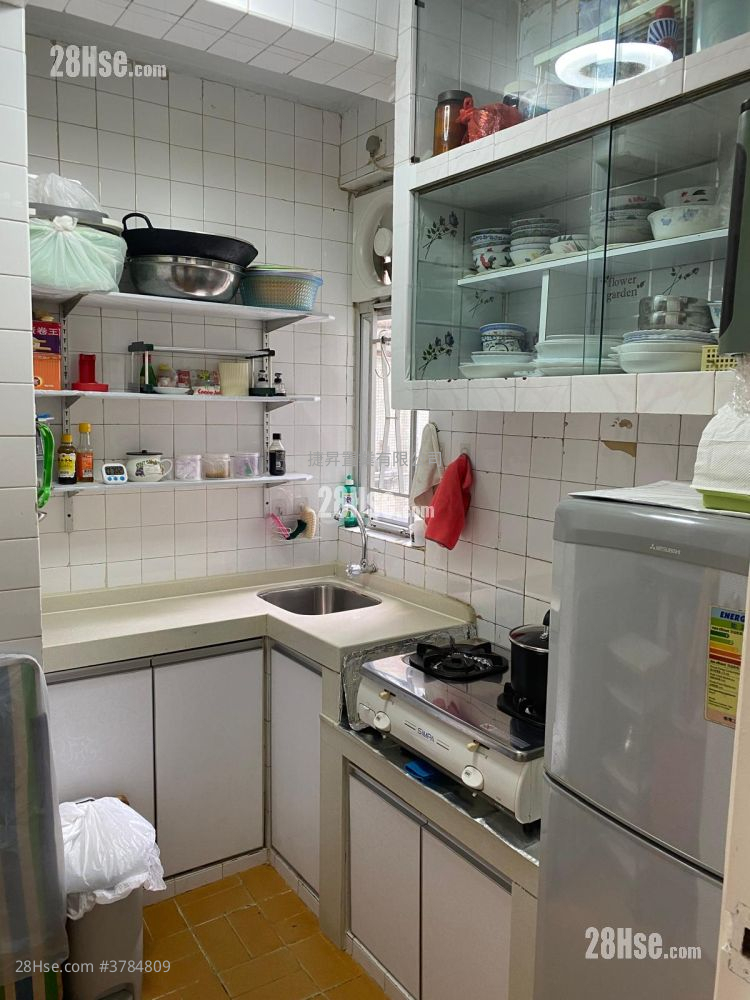 Wyler Garden Sell 2 Bedrooms , 1 Bathroom 335 ft²