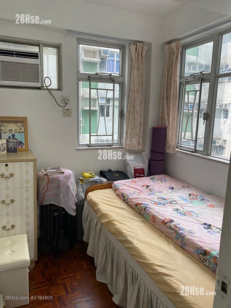 Wyler Garden Sell 2 Bedrooms , 1 Bathroom 335 ft²