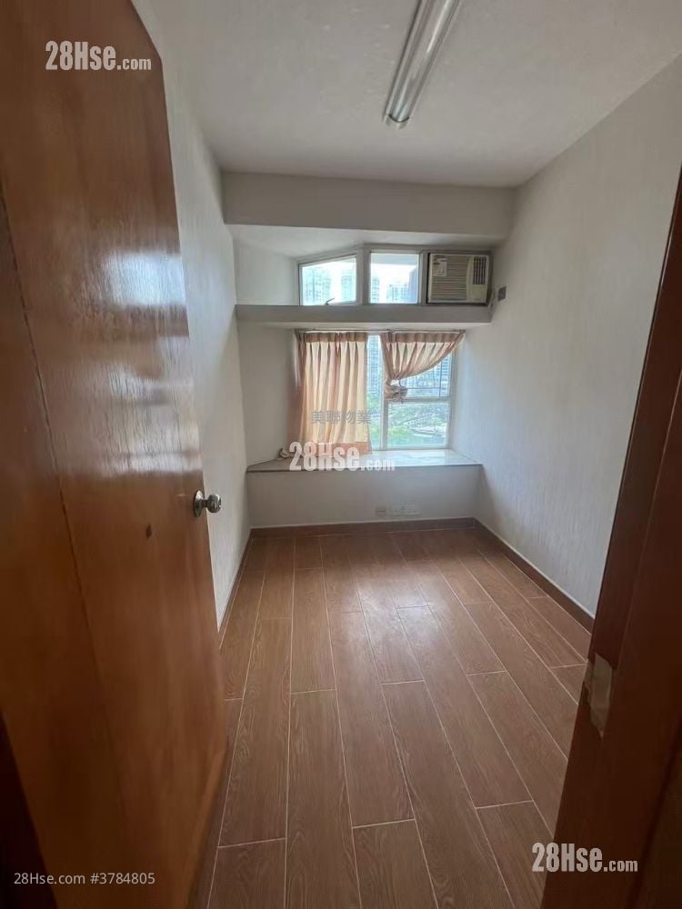 Kingswood Villas Sell 3 Bedrooms 623 ft²