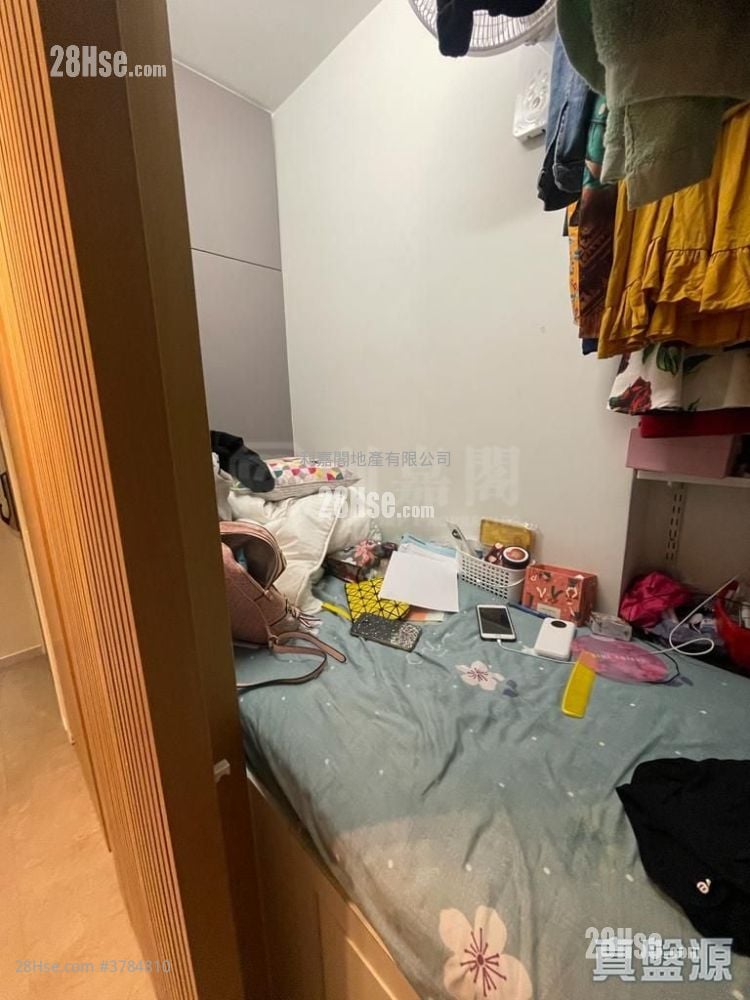 Happy Court Sell 3 Bedrooms , 1 Bathroom 639 ft²