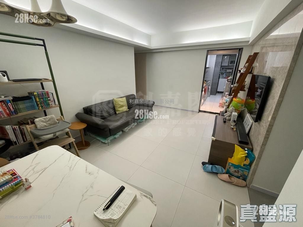 Happy Court Sell 3 Bedrooms , 1 Bathroom 639 ft²